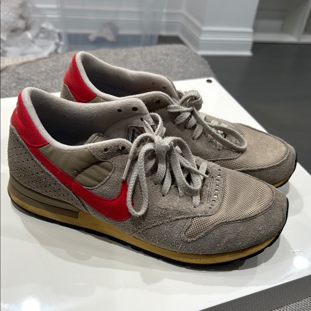 Nike men’s sneakers size 10